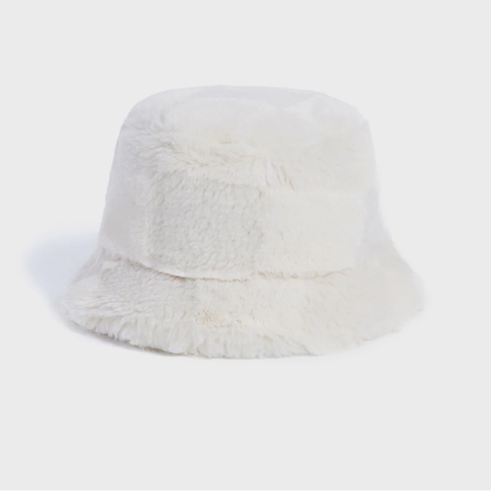 Apparis bucket hat ivory checker new with tags